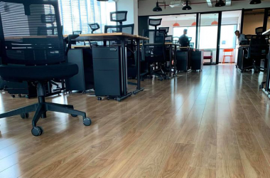 Chọn sàn gỗ công nghiệp chất lượng cho văn phòng